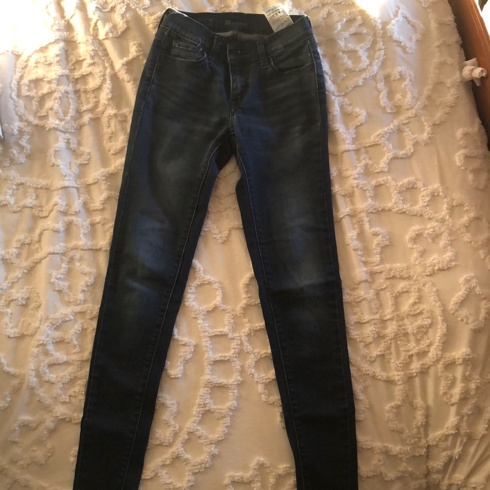 Levi’s skinny jeans size 25